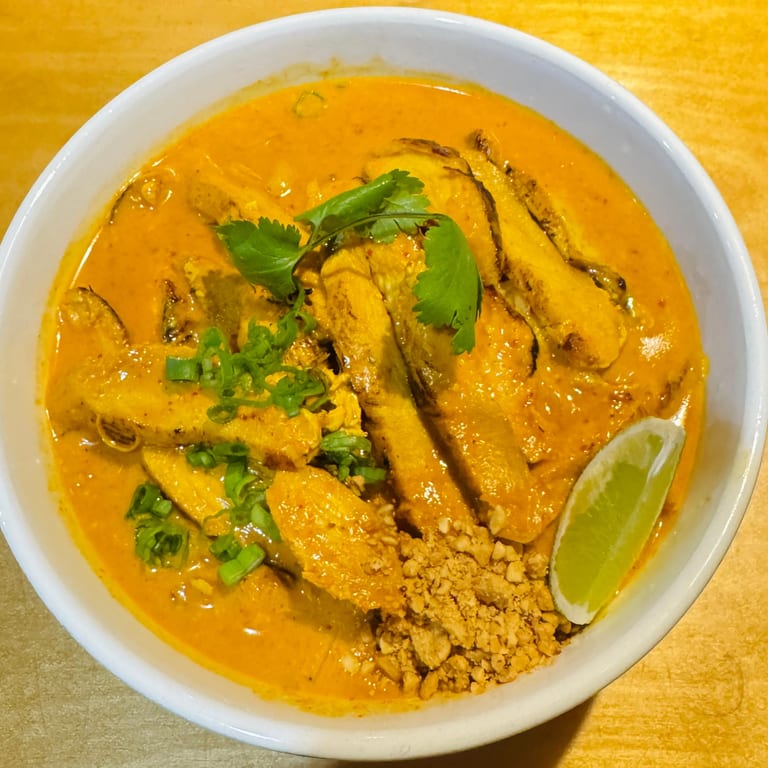 Delicious Red Curry Dishes at Our Restaurant