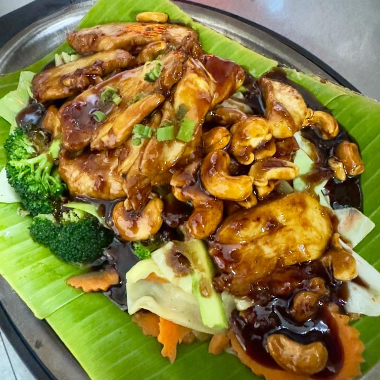 Spicy Salmon Roll: A Sushi Sensation